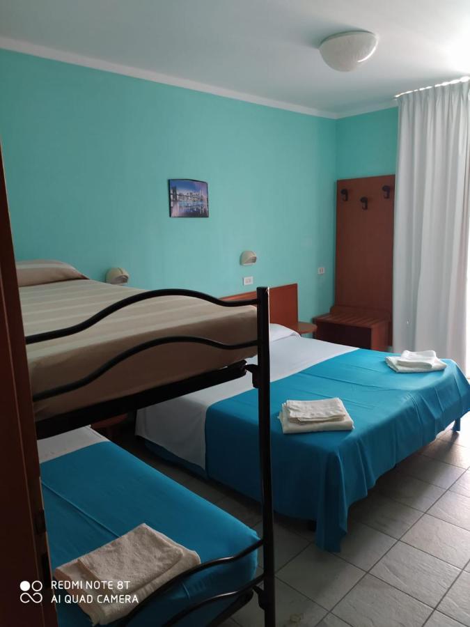 Hotel Majorca Римини Экстерьер фото
